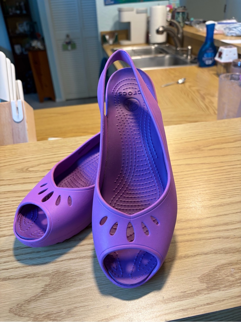 CROCS Mabyn Mini Wedge Sandals Wild Orchid Purple Size 10